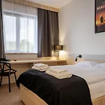 Dworski Galaktyczny Park 3* Warzymice