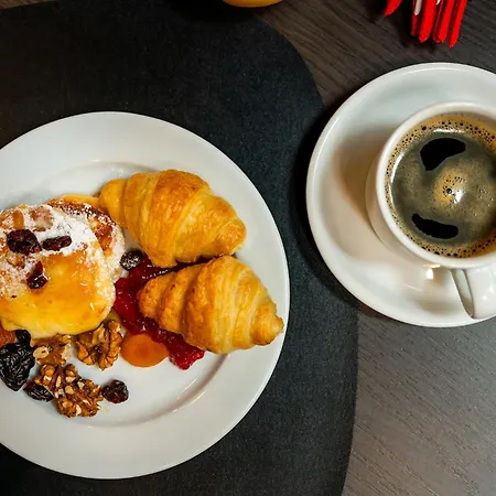 Dworski Galaktyczny Park 3* Warzymice