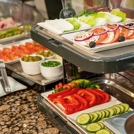 Dworski Galaktyczny Park 3* Warzymice