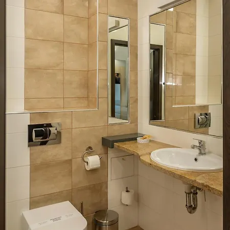 Dworski Galaktyczny Park Hotel 3*
