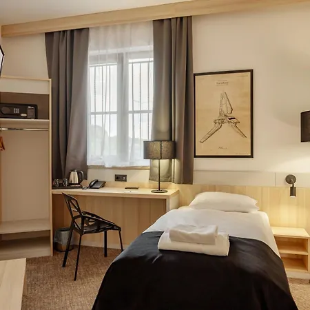 Hotel I Restauracja Dworski Warzymice