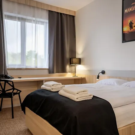 Dworski Galaktyczny Park 3* Warzymice