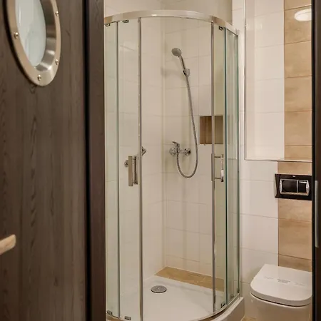 Ξενοδοχείο Dworski Galaktyczny Park 3*