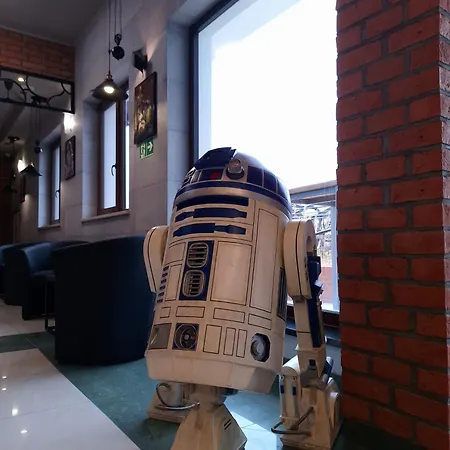 Dworski Galaktyczny Park 3* Warzymice