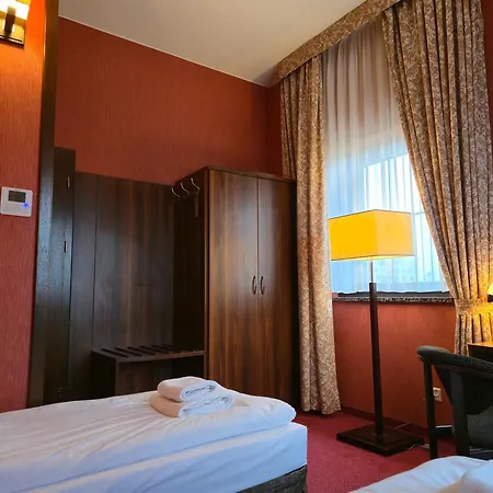 I Restauracja Dworski 3*