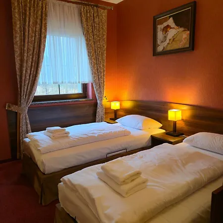 Hotel I Restauracja Dworski