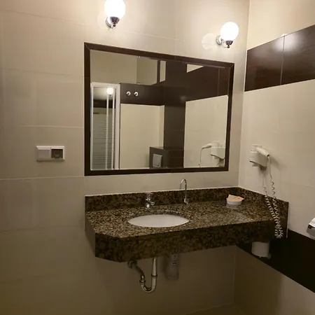 Dworski Galaktyczny Park Otel 3*