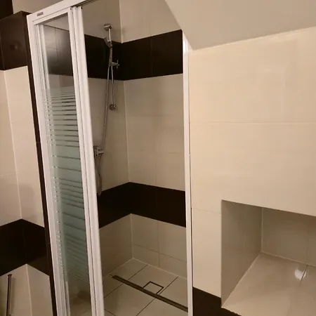 Dworski Galaktyczny Park 3* Warzymice
