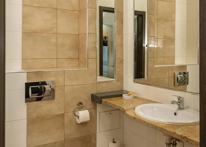 Dworski Galaktyczny Park Hotel 3*