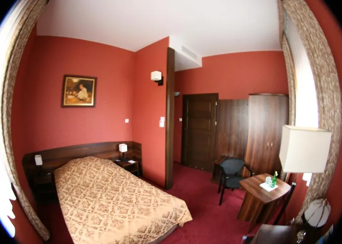 Dworski Galaktyczny Park Hotel 3*