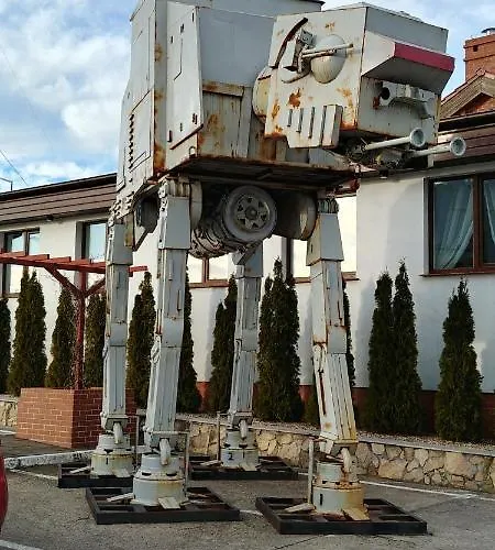 Dworski Galaktyczny Park 3* Warzymice